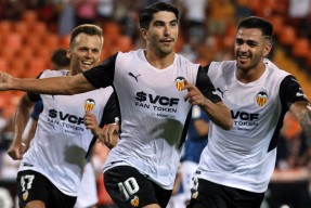 爱游戏-包含瓦伦西亚发布备战花絮，转会期外线爆发，德甲任务艰巨，球队文化再被提及的词条